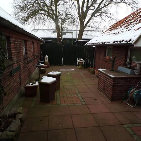 Helmut Erdgeschoss 2 Schlafzimmer Mit Innenhof *