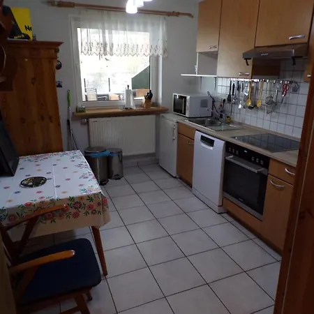 Helmut Erdgeschoss 2 Schlafzimmer Mit Innenhof Apartment *