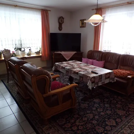 Helmut Erdgeschoss 2 Schlafzimmer Mit Innenhof Apartment Niederdorla