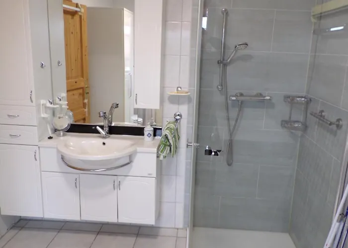 Helmut Erdgeschoss 2 Schlafzimmer Mit Innenhof Apartment Niederdorla